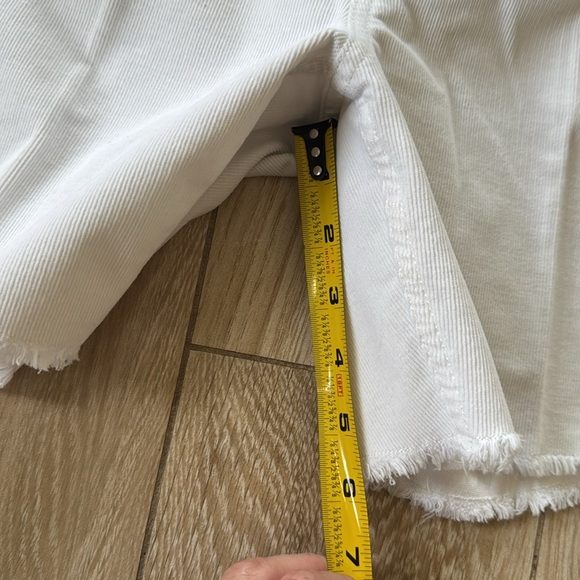 Carve White Corduroy Frayed Hem Women's Shorts 4 - Picture 6 of 9